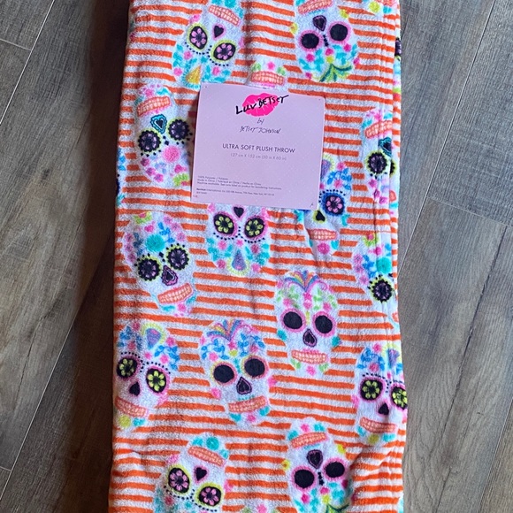 Betsey Johnson Other - Betsey Johnson sugar skull throw